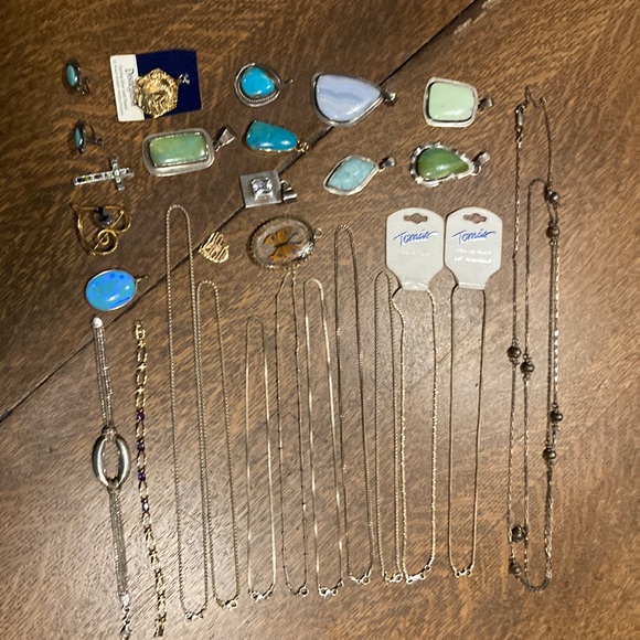 30 pc lot of assorted beautiful jewelry, sterling silver chains, pendants +more - Picture 1 of 8